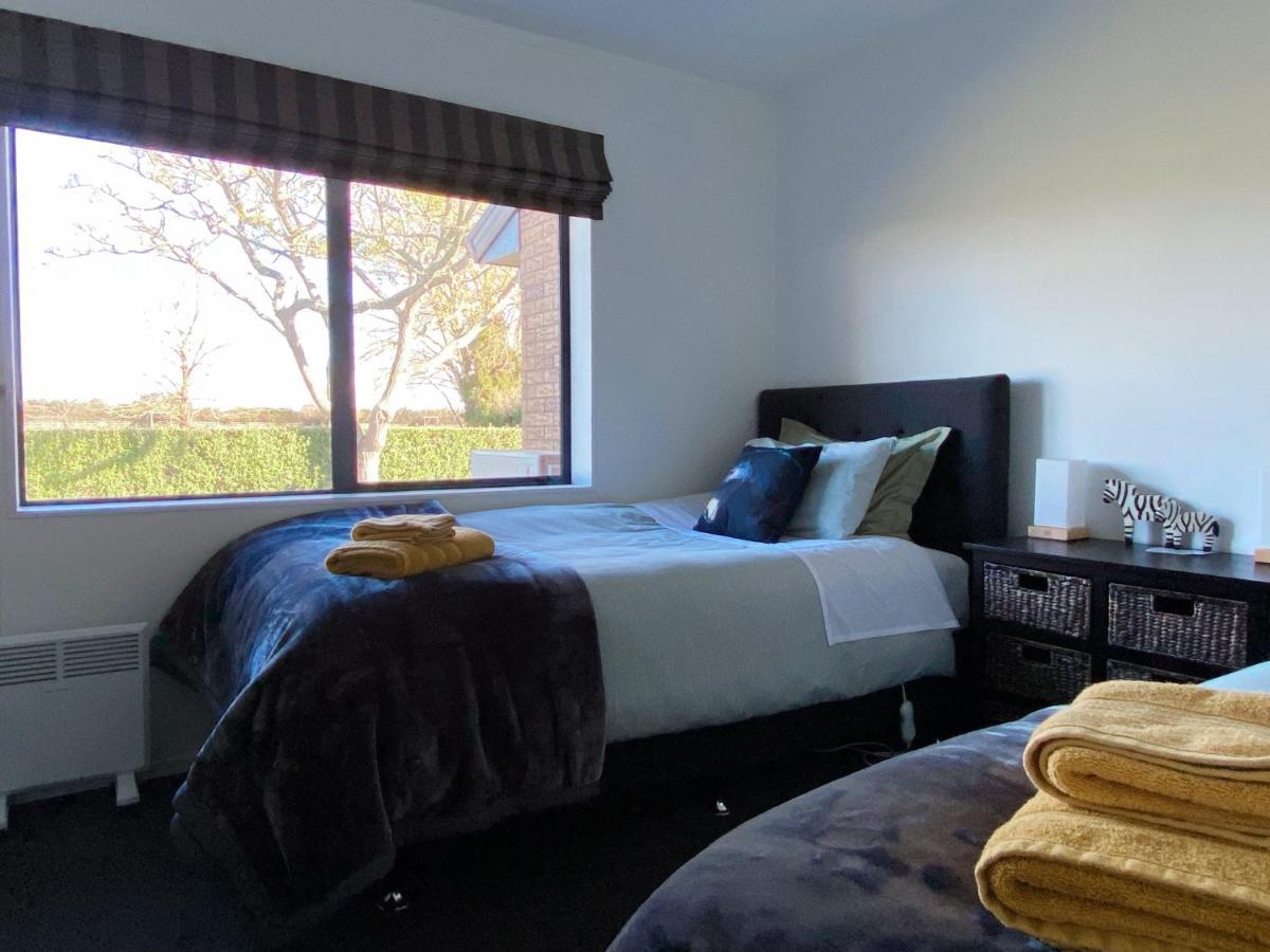 Unique Equestrian Lifestyle Bed & Breakfast Tamahere Bagian luar foto