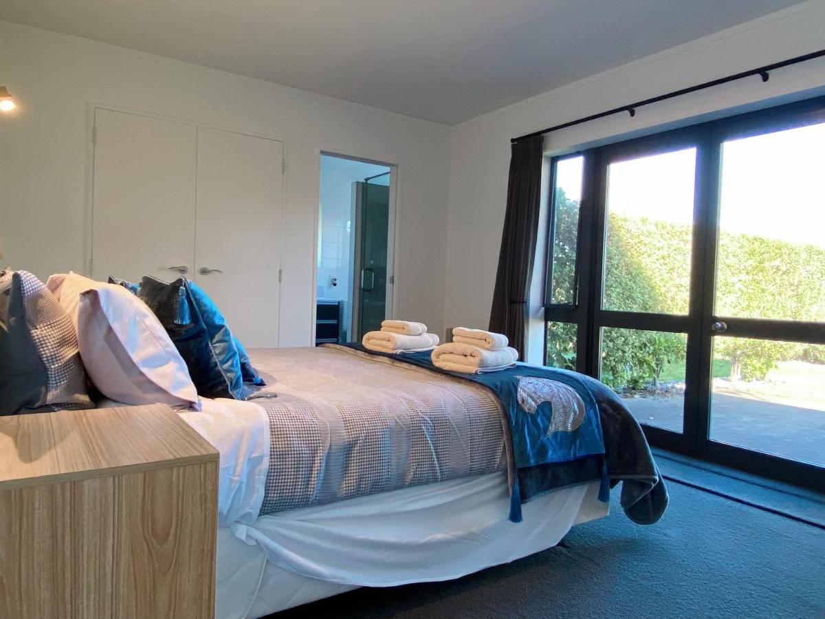 Unique Equestrian Lifestyle Bed & Breakfast Tamahere Bagian luar foto